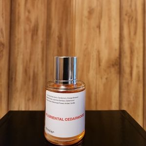 Dossier Floriental Cedarwood (Ambery Cedarwood)